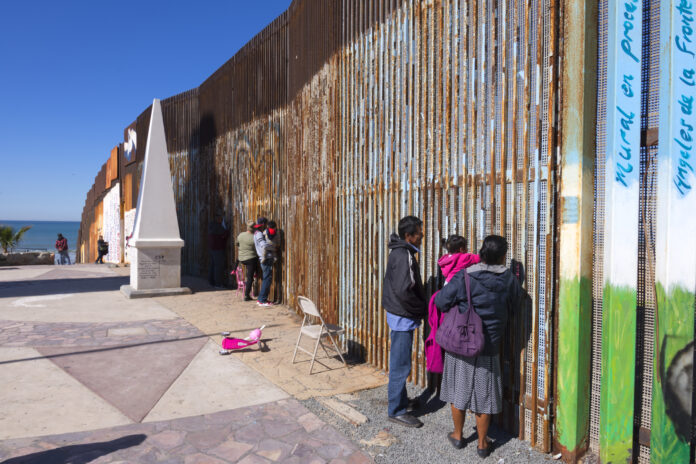 Playas,De,Tijuana,,Mexico,-,January,28,,2017:,Mexican,Families